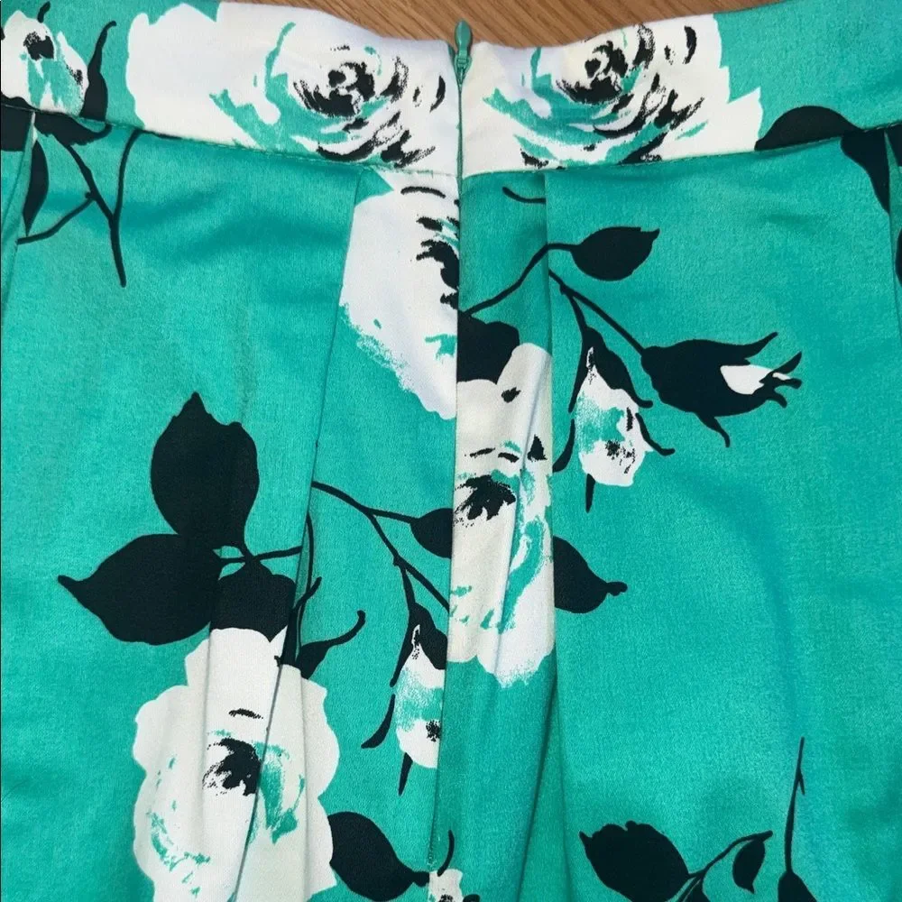 Aqua Floral Green White A-Line Skirt Women's Size Medium Bloomingdale’s MIDI